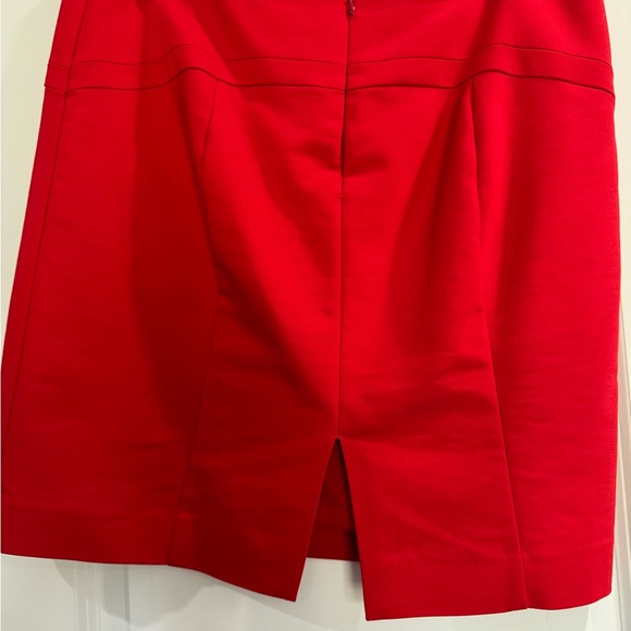 Red mini skirt - Picture 2 of 3